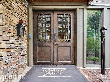 Building Photo - 1303 Highland Bluff Dr S E