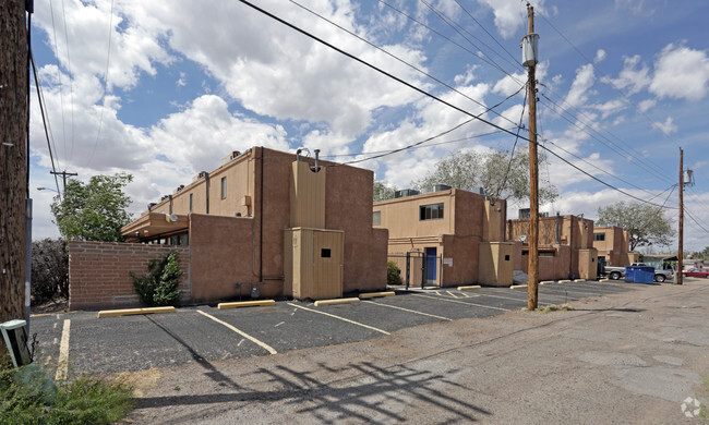 Somerset Lofts, 700 Truman St. NE, Albuquerque, NM, 87110 - Somerset Lofts