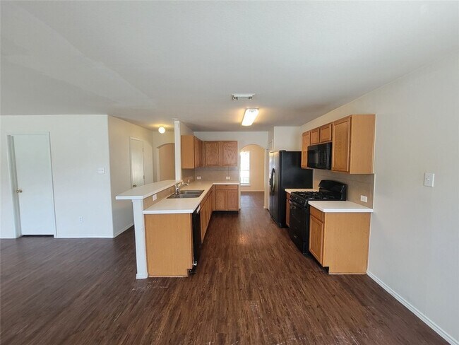 Foto del edificio - 2410 Lakecrest Village Ct