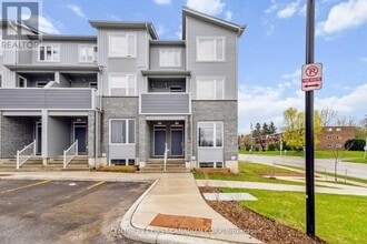 Building Photo - 990 Deveron Crescent