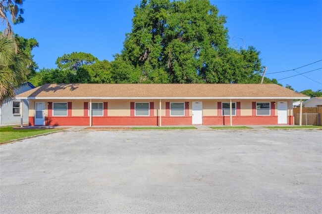 Building Photo - 5933 Maki Ln