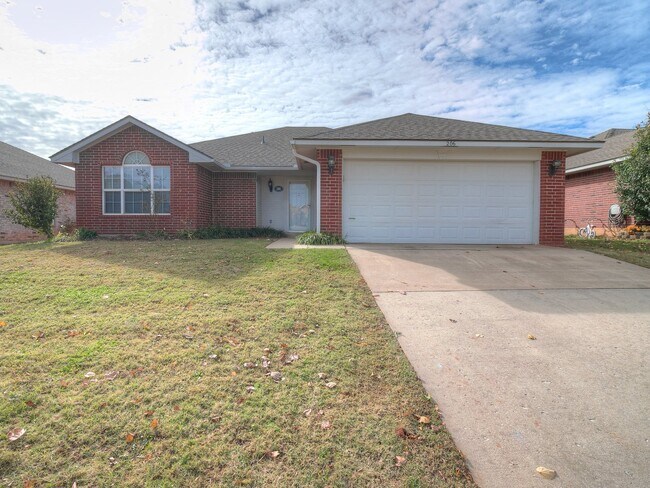 Foto del edificio - AVAILABLE NOW! North Norman 3 Bed 2 Bath B...