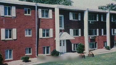 Primary Photo - 1 BDRM on 1st Floor $800