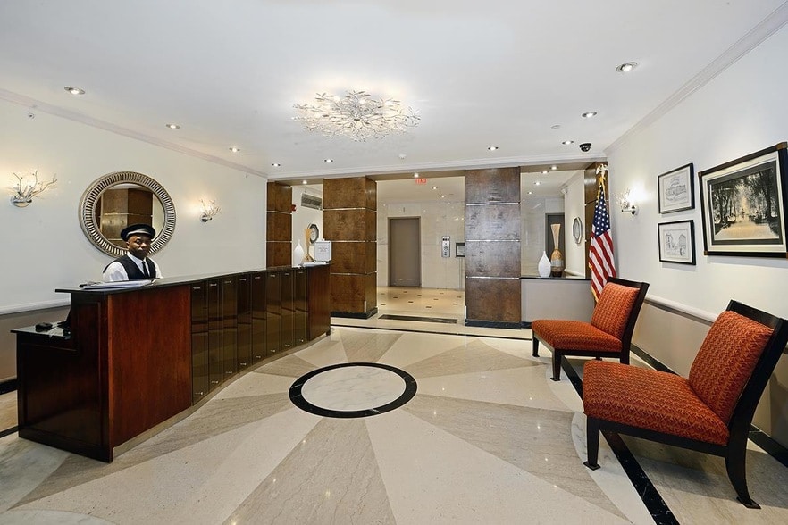 Photo - 201  St Pauls Avenue  Unit 8A