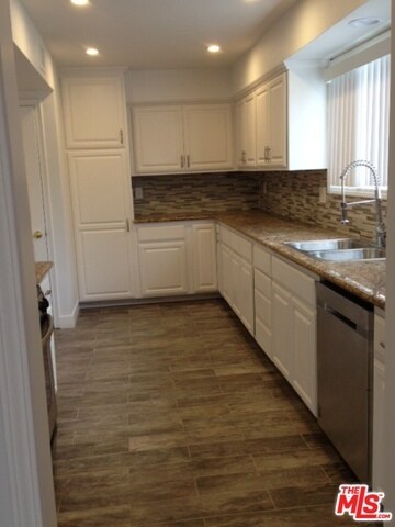 Building Photo - 216 Rexford Dr