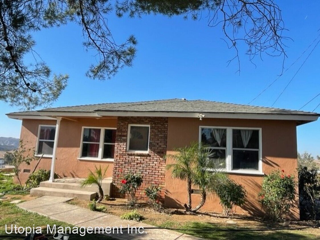 Primary Photo - 4 br, 2 bath House - 9530 Calimesa Blvd