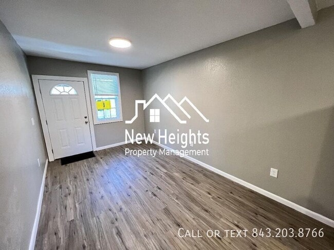 Building Photo - 3317 Proctor St