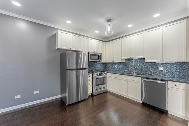 Foto del edificio - 2720 W Cortland St