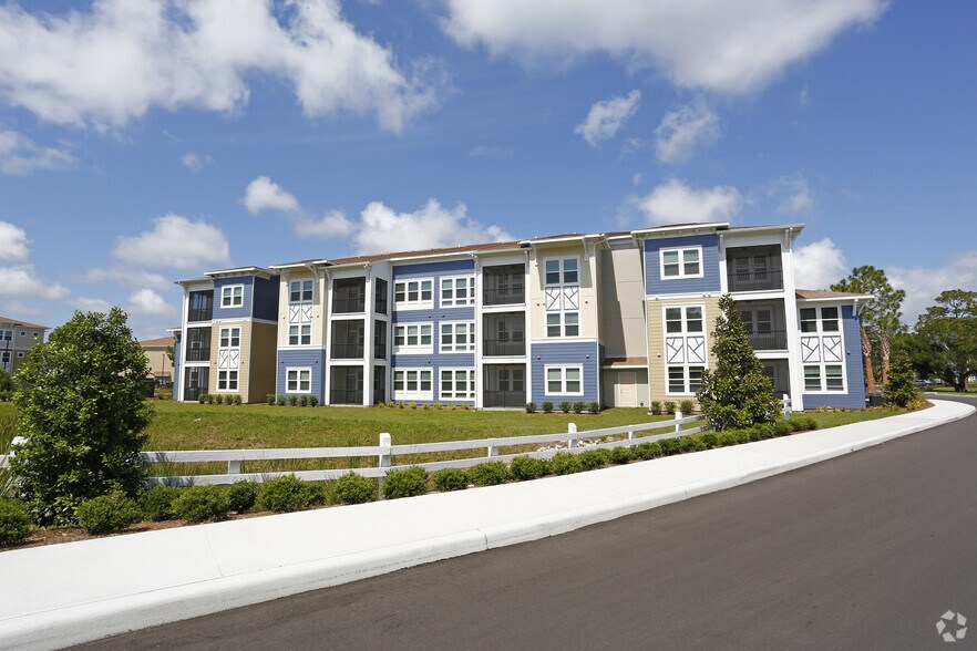 The Alexander at Countryside