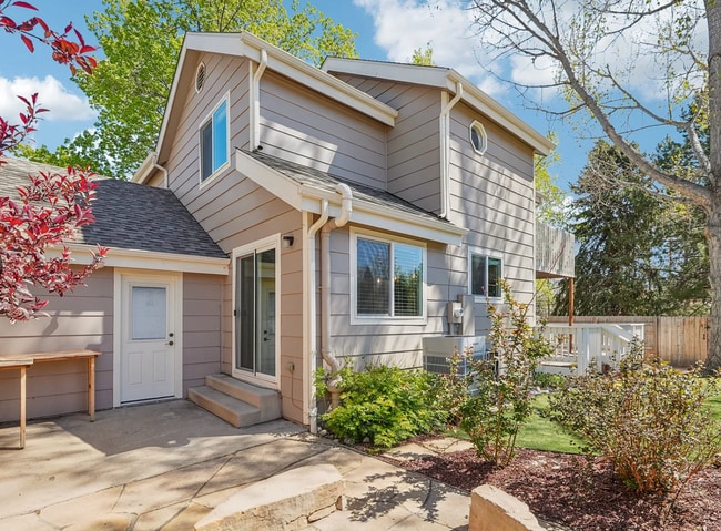 Building Photo - 8064 Meadowdale Sq