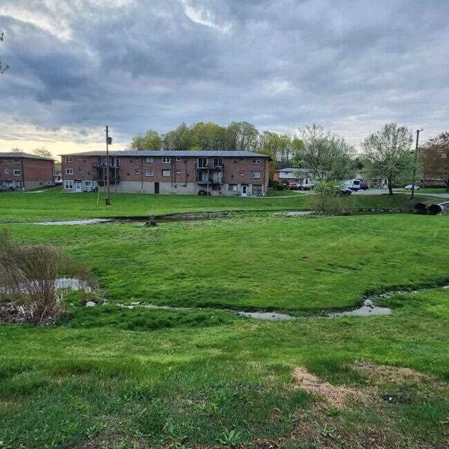 Foto del edificio - 1704 Parr Lake Dr