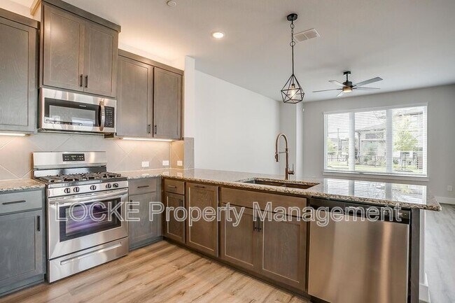 Building Photo - 7561 Reis Ln