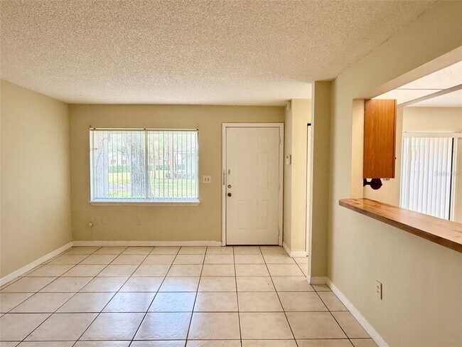 Foto del edificio - 4562 Pheasant Run Dr