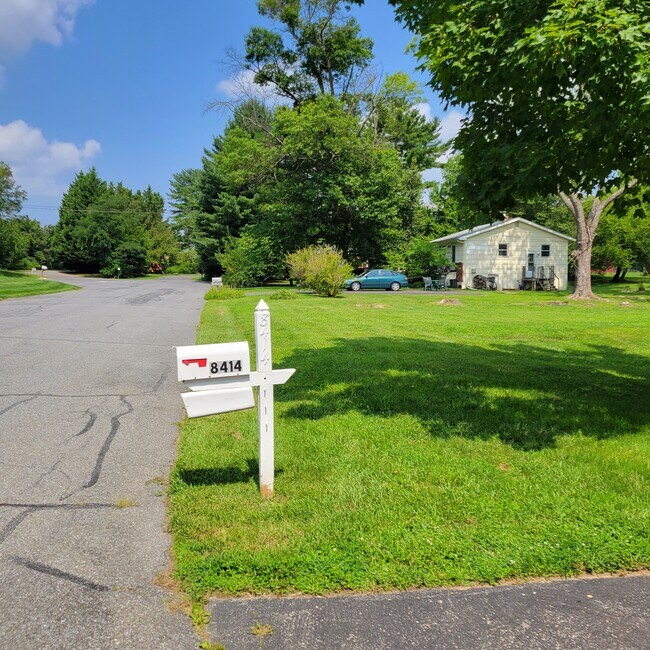 Building Photo - 8414 Mitzy Ln