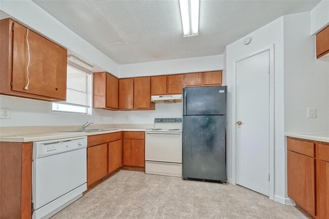 Building Photo - 9018 Grannis St