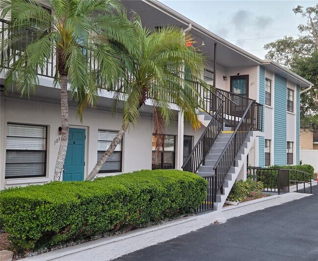 Building Photo - 5925 Terrace Park Dr N