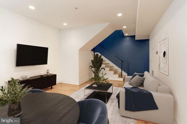 Foto del edificio - 811 Upshur St NW