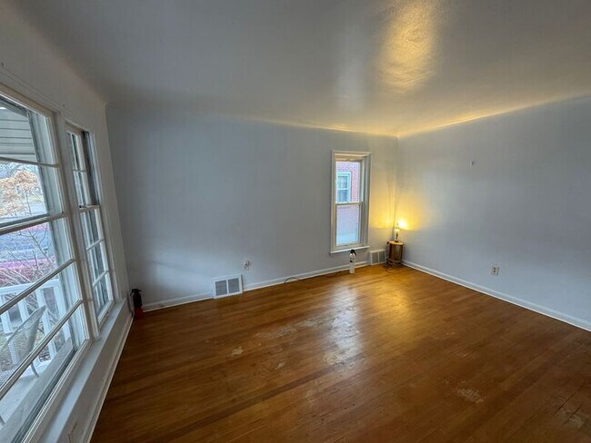 Foto del edificio - 21029 Blackmar Ave