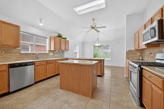 Building Photo - 914 W Peach Hollow Cir