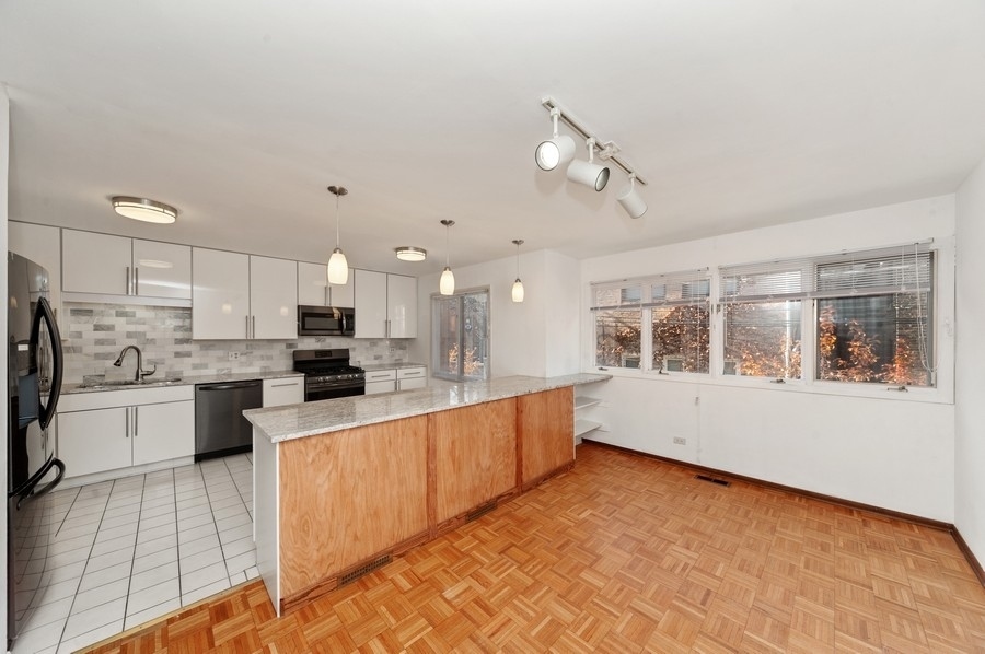 Primary Photo - 1748 N St Michaels Ct