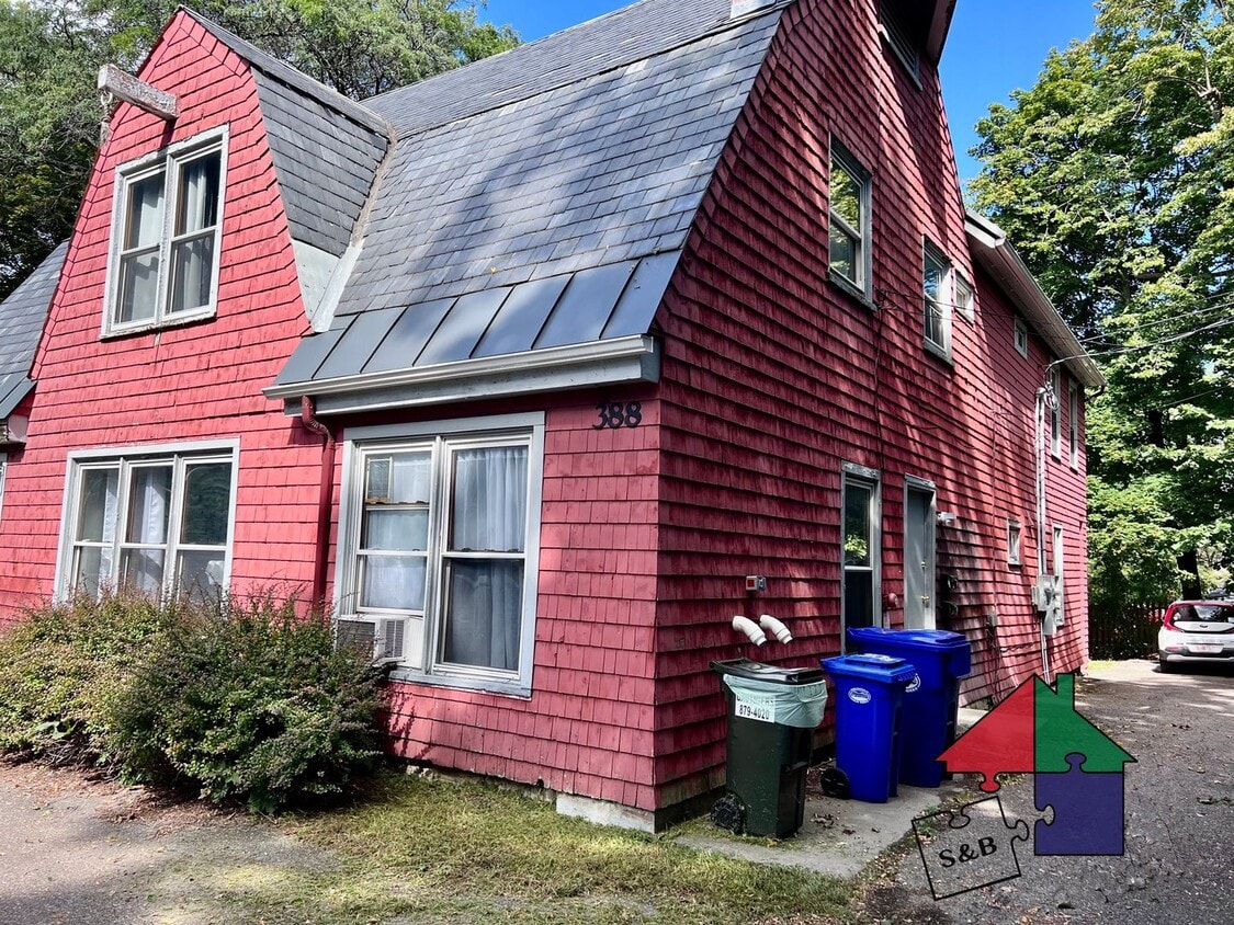 Primary Photo - 388 Main St