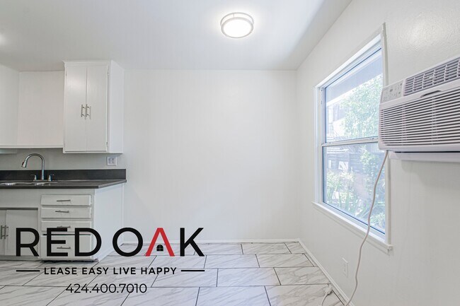 Foto del edificio - 5832 Carlton Way