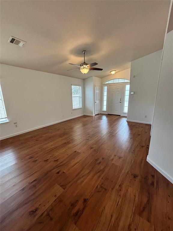 Foto del edificio - 15308 Lady Elizabeth Ln