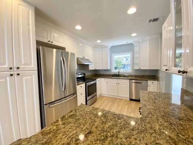 Building Photo - Single Family Home in Victoria Bluff!