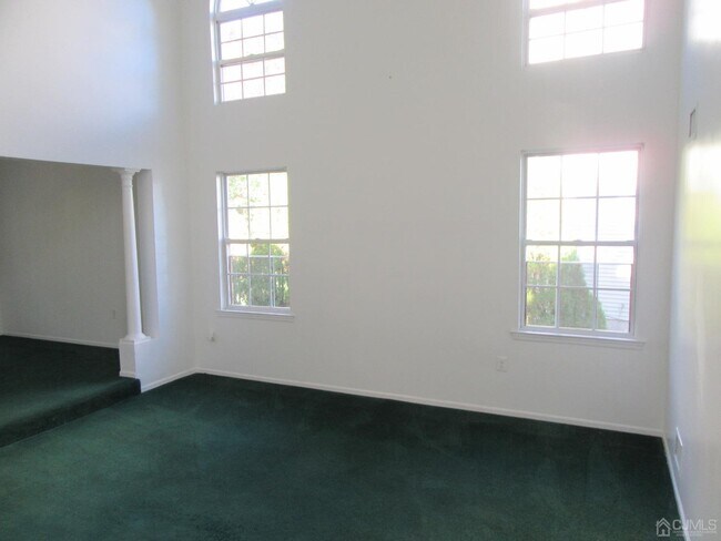Building Photo - 70 Winding Brook Dr