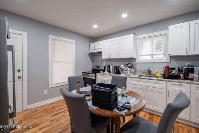 Foto del edificio - 138 Main St