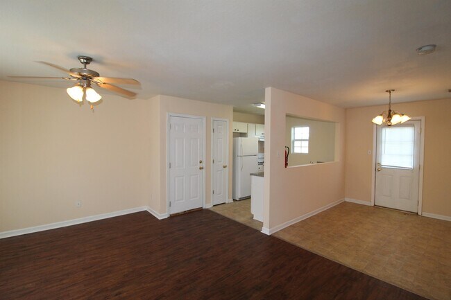 Building Photo - 9024 Whispering Pines Blvd