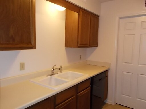 Building Photo - 408 W MAPLE St