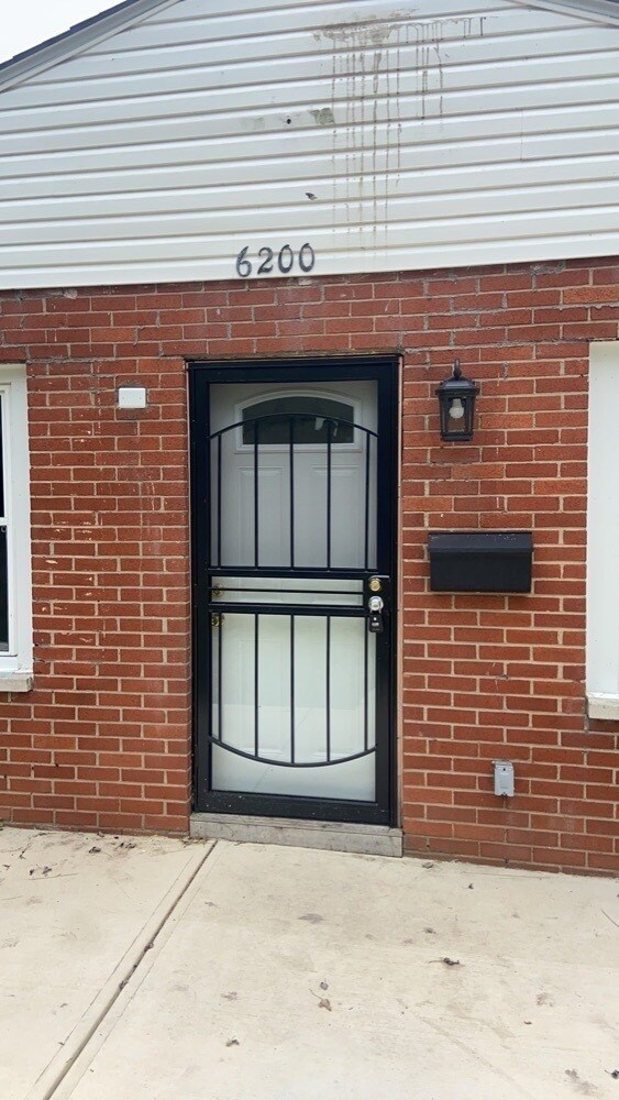Building Photo - 6200 Melvin Ave