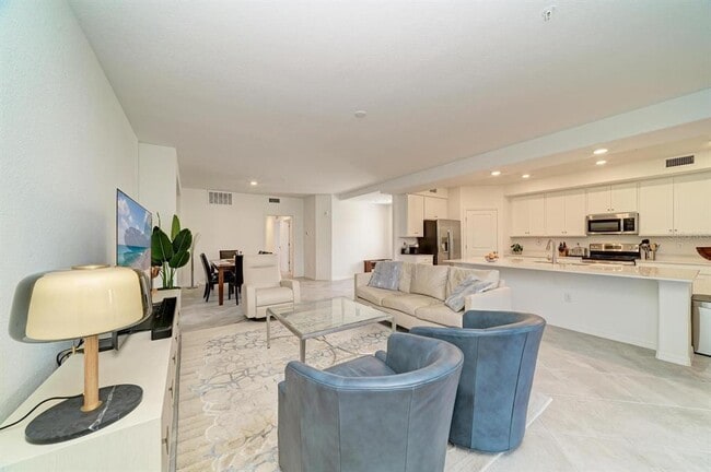 Foto del edificio - 5687 N Honore Ave