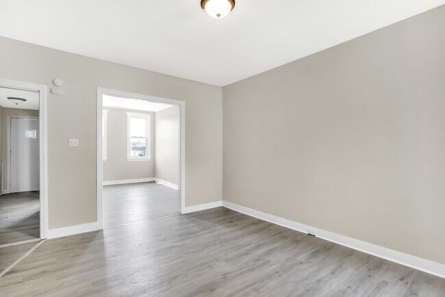 Building Photo - Coming Soon! Cozy 3 Bedroom, 1 Bath Home i...