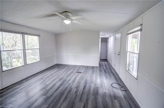 Foto del edificio - 7112 Prospect Church Rd