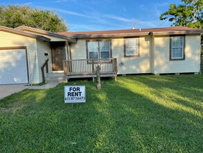 Building Photo - 1022 Shiels Dr