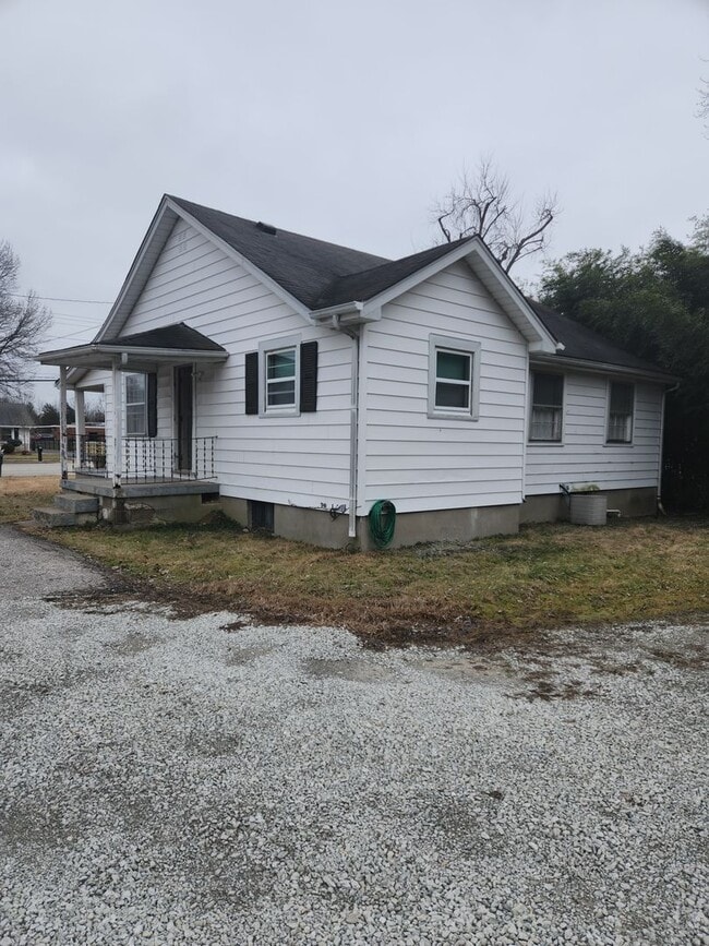 Building Photo - Adorable Bungalow