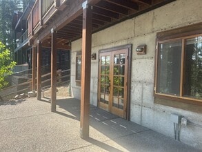 Building Photo - 1901 E Trails End Dr