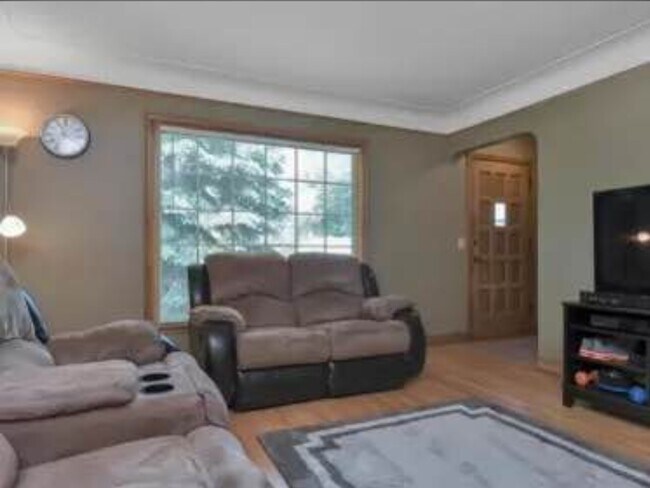 Foto del edificio - 3608 Noble Ave N