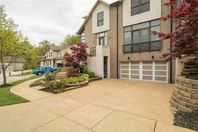 Building Photo - 367 Champion Way Dr