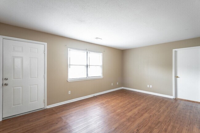 Foto del edificio - Charming home now available for rent in Ch...