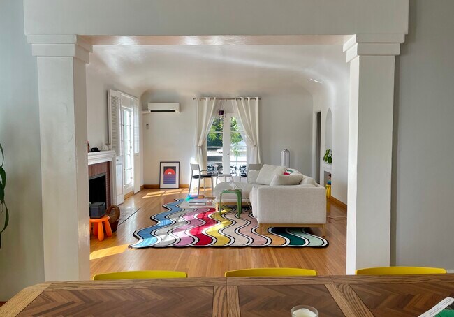 Foto del edificio - 8276 Norton Ave