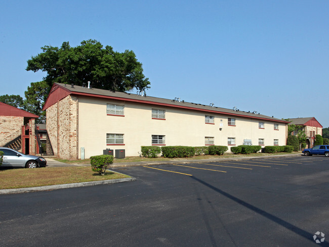 Building Photo - The Moorings Apartments