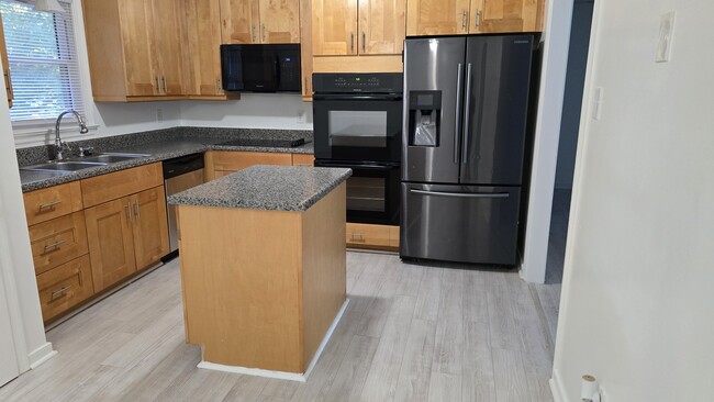 Kitchen - 510 Besler Ln