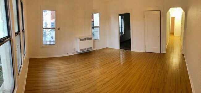 Building Photo - 969 S Serrano Ave