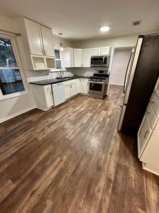 Foto del edificio - 7501 Oak Ridge Rd