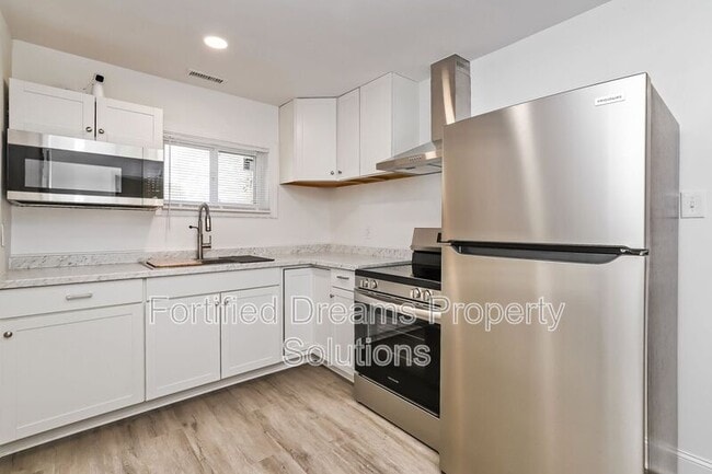 Foto del edificio - 235 S English St