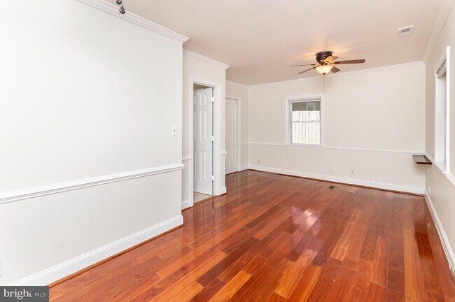 Building Photo - 3206 Burgundy Rd