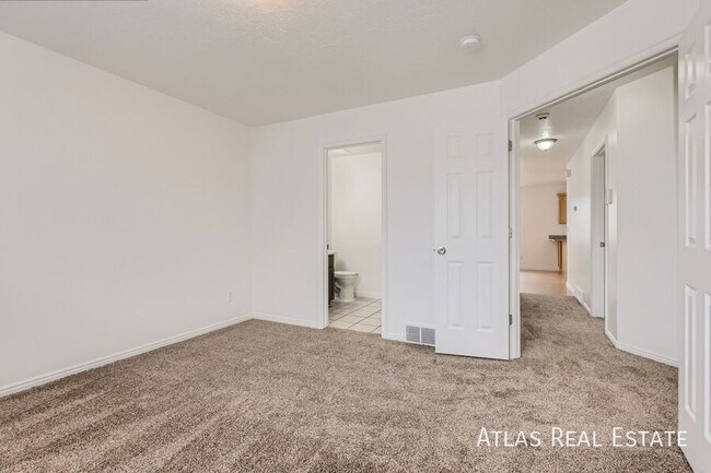 Building Photo - 5955 S 3375 W